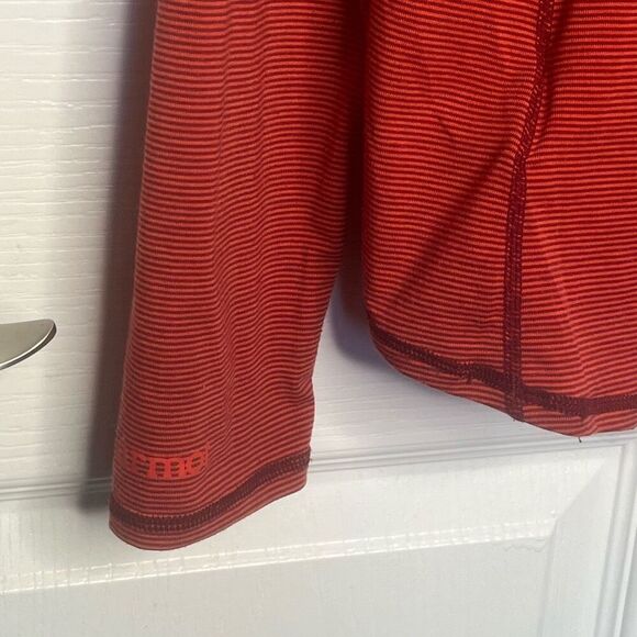 Marmot Sz M Long Sleeve Shirt Ruched Back Rust Split Vneck - Picture 9 of 13